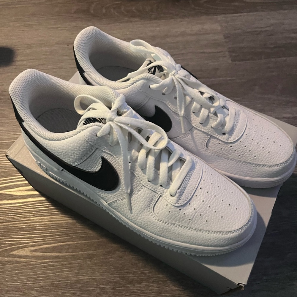 Nike Classic White and Black Athletic Shoes